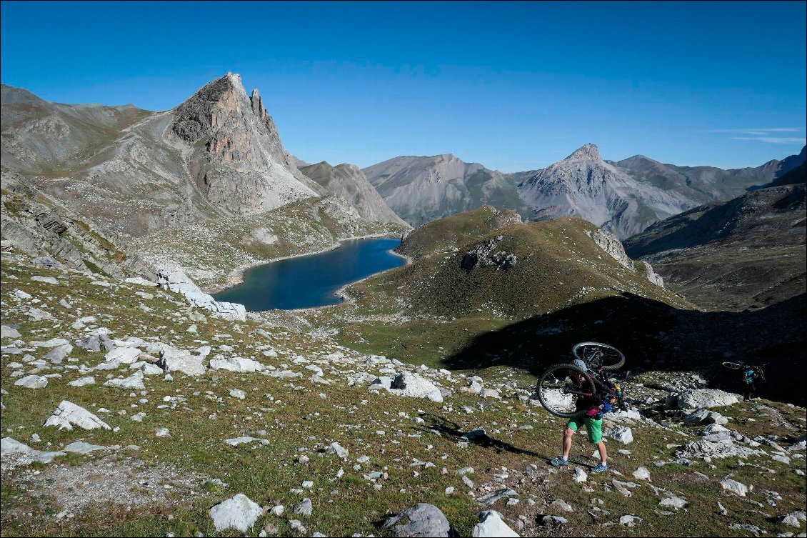 Le grand lac de Marinet en contrebas.