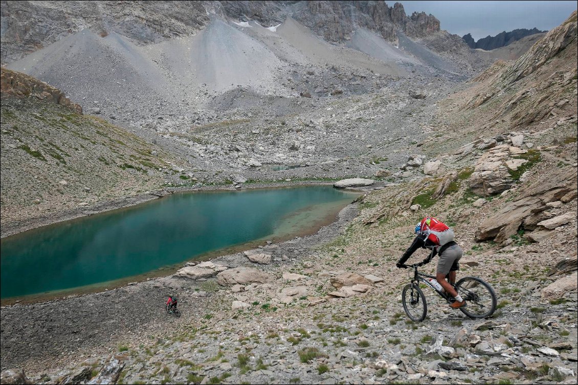 A partir de ce lac (sans nom ?), on remonte vers le col de la Gypière.