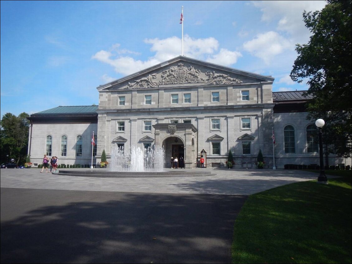 Le Rideau Hall à Ottawa, qui est l' Élysée local et que j'ai pu visiter