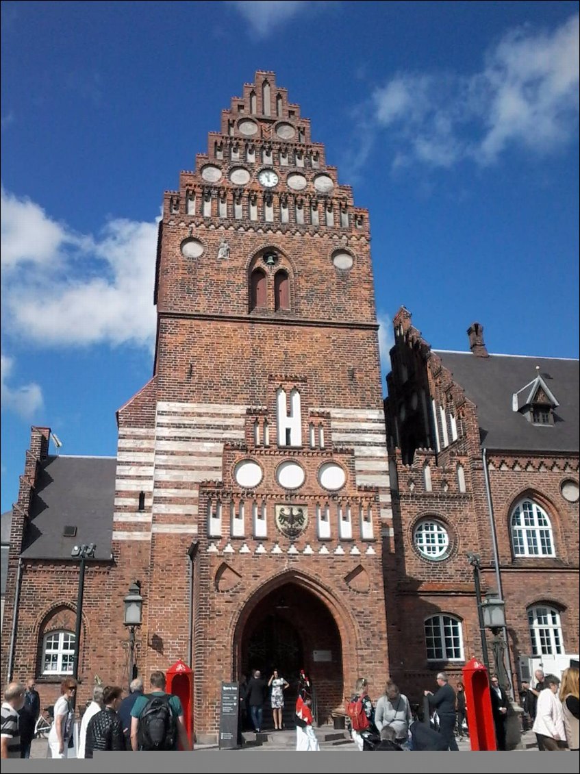 L'église sur ka place du marché.