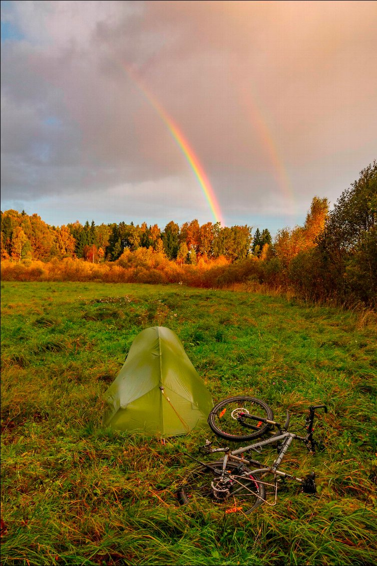 Réveil matinal en Lituanie pendant un tour d'Europe à vélo.
Photo Guillaume Hermant