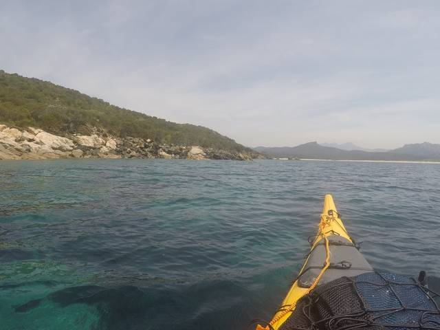 Début de la plage de Tralicetu au loin