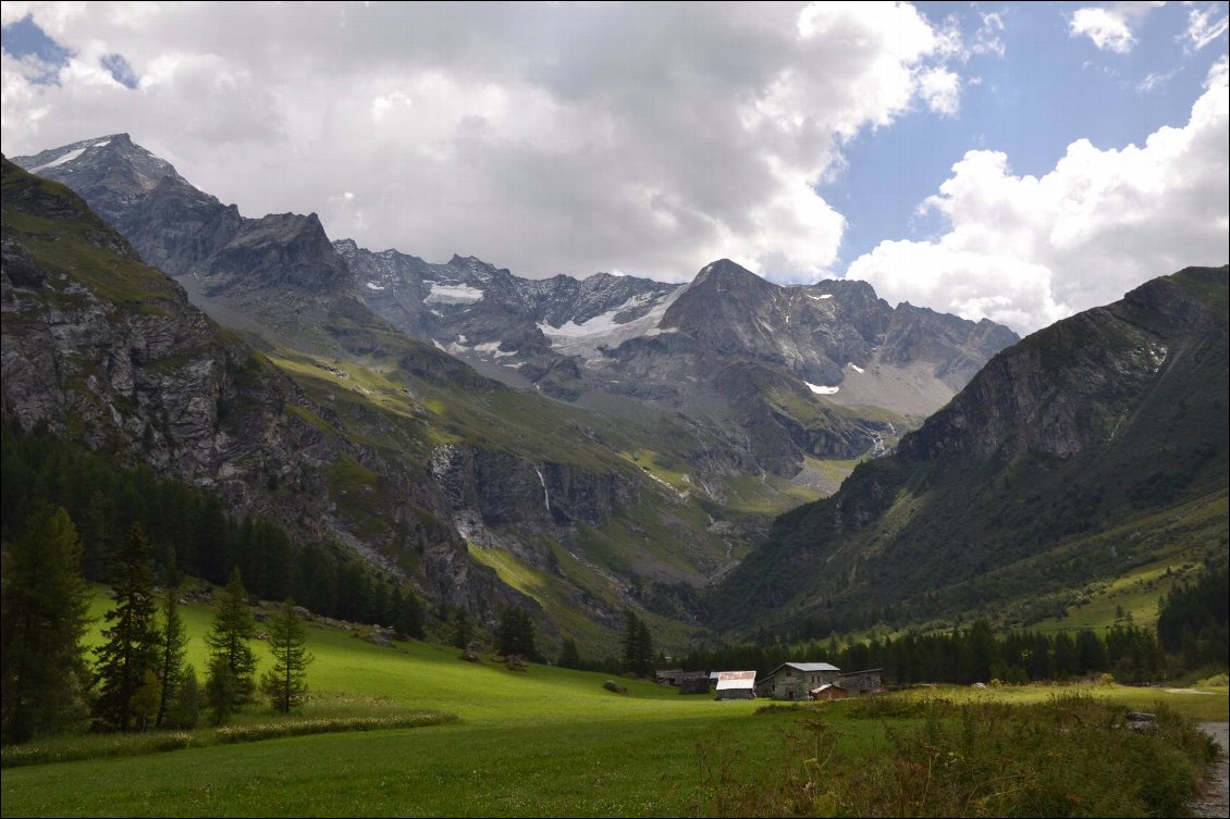 En allant vers le refuge de Rosuel, à l'entrée du parc de la Vanoise.