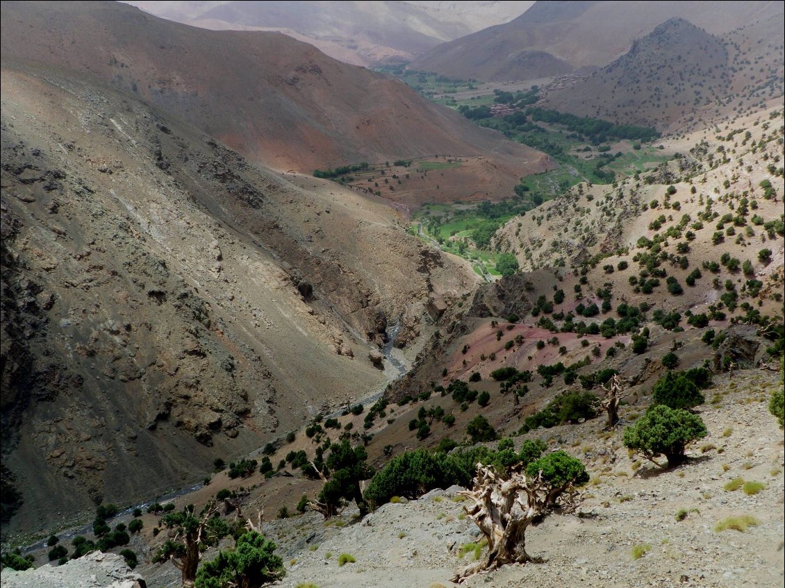 en vue la vallée de la Tessaout