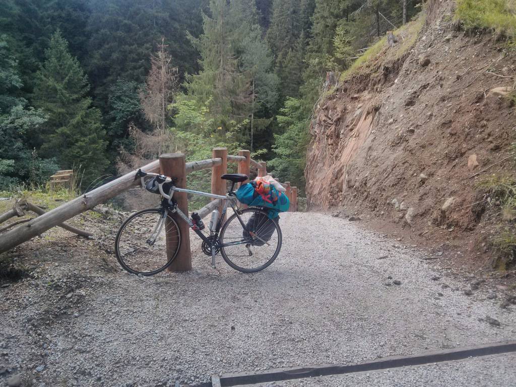 Enfin au sommet d'une piste plus trop cyclable