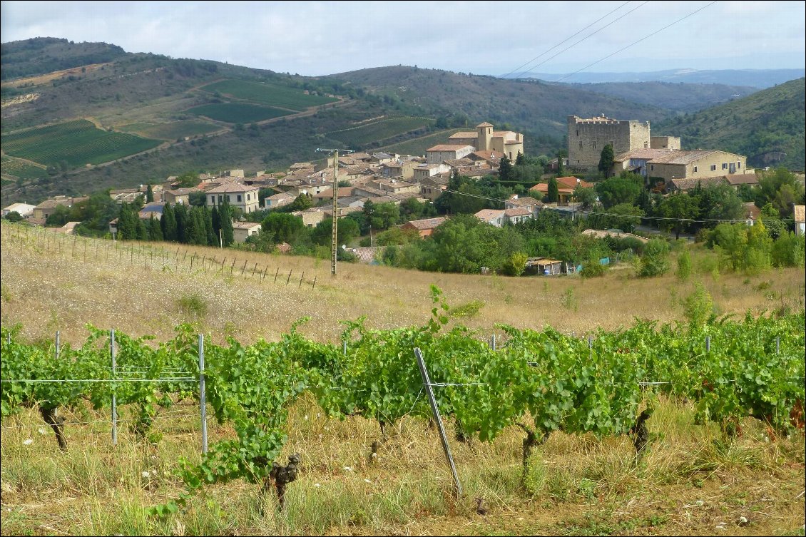 Roquetaillade: très beau village au sud de Limoux