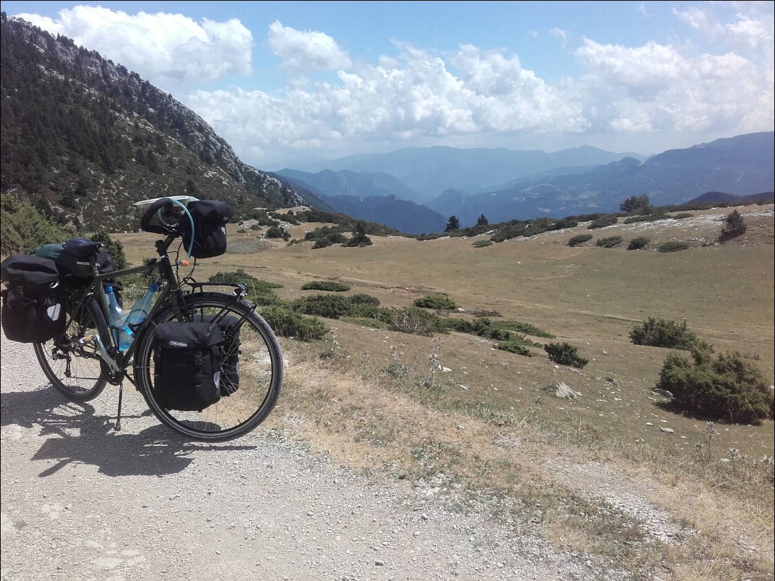 Cover of A vélo des Alpes au Pays Basque