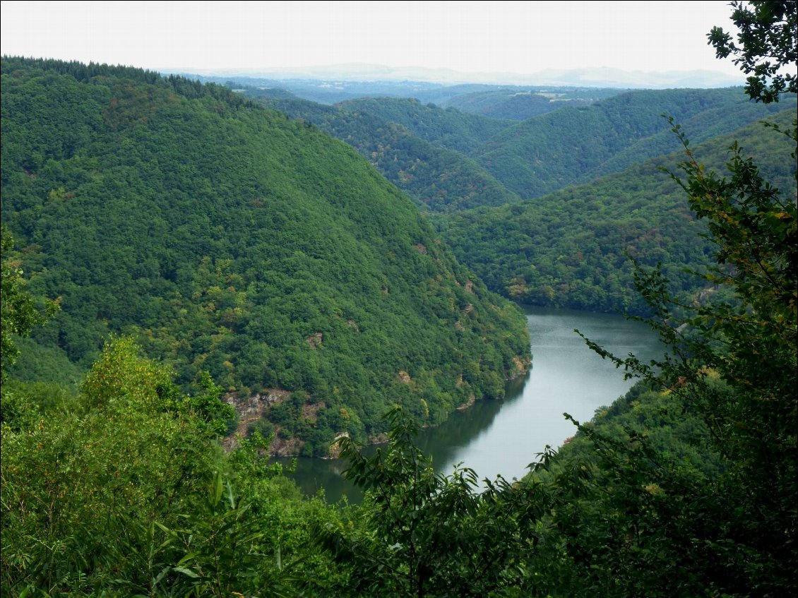 La vallée de la Dordogne et les monts du Cantal