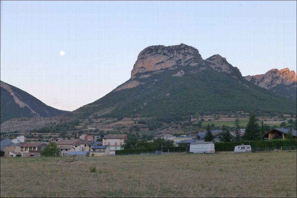 La lune laisse place au soleil