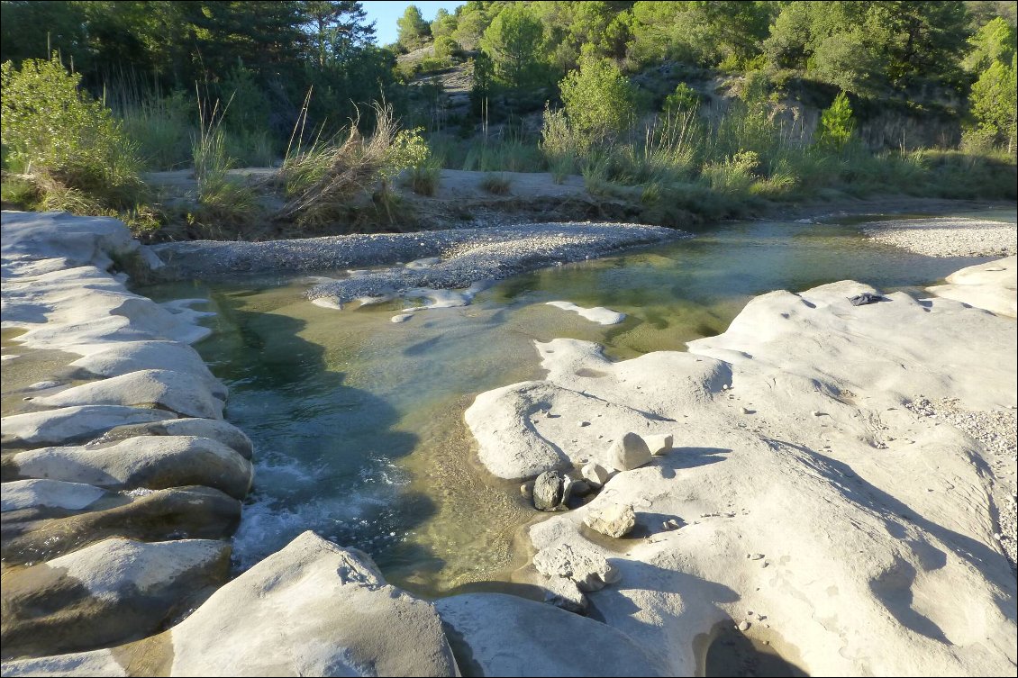 Baignade et repas du soir au bord de la Susia