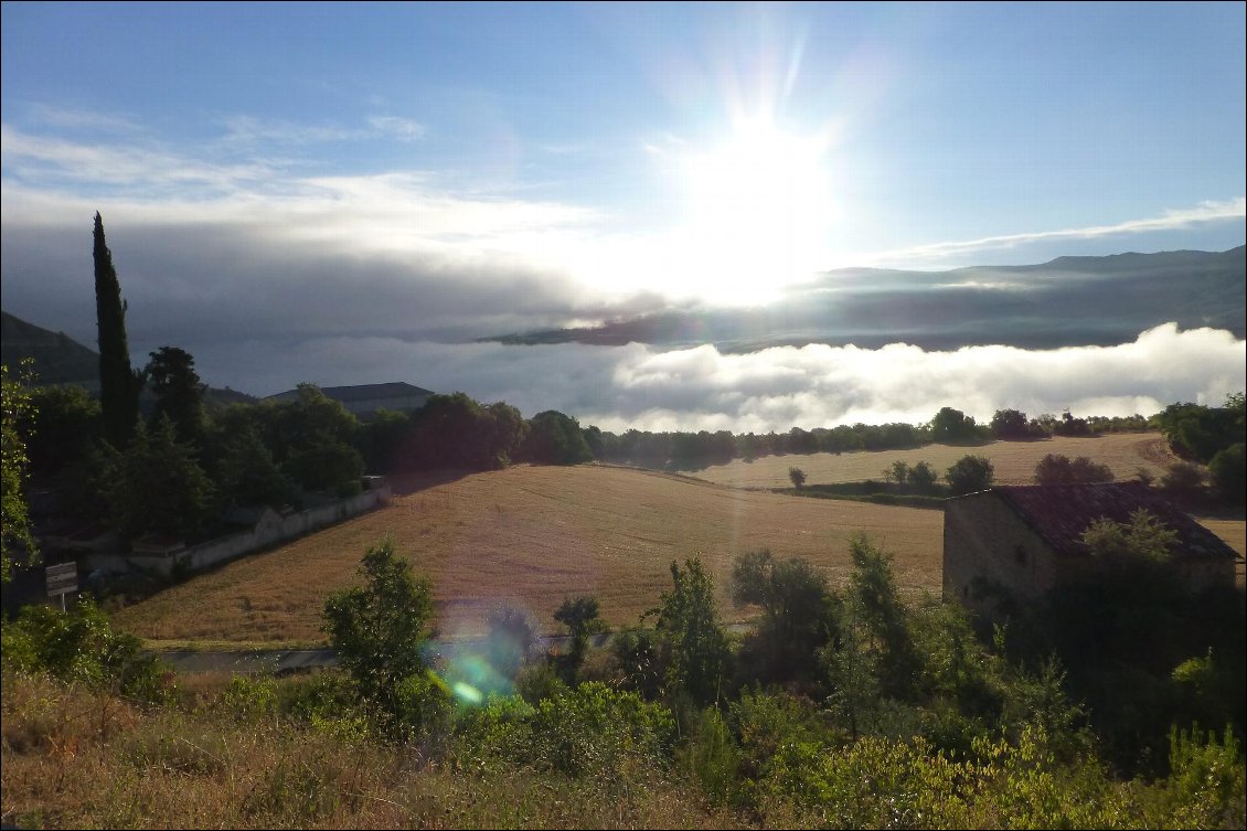 La plaine de Tremp dans un épais brouillard