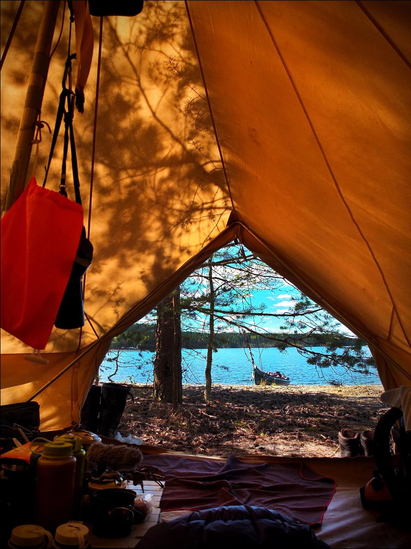 Chargeur récupéré, nous retournons au premier bivouac. Nous sentons enfin notre impatience de partir vers le nord.