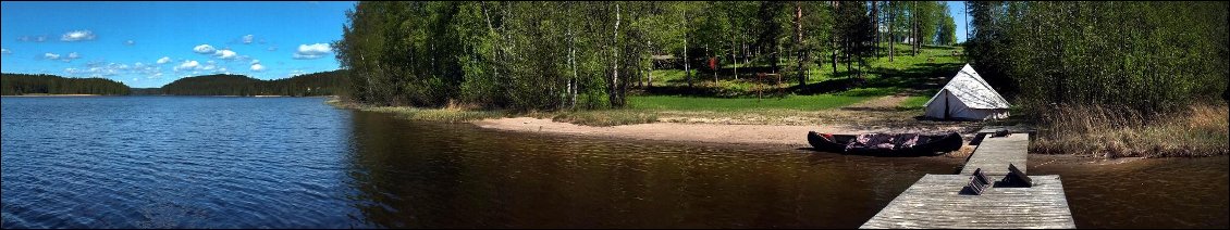 Notre psychologie prends un tournant et l'on s'impose gentillement en allant à la rencontre des gens qui pourraient, ou pas, nous autoriser à rester le temps d'une nuit ou deux sur leur terrain.