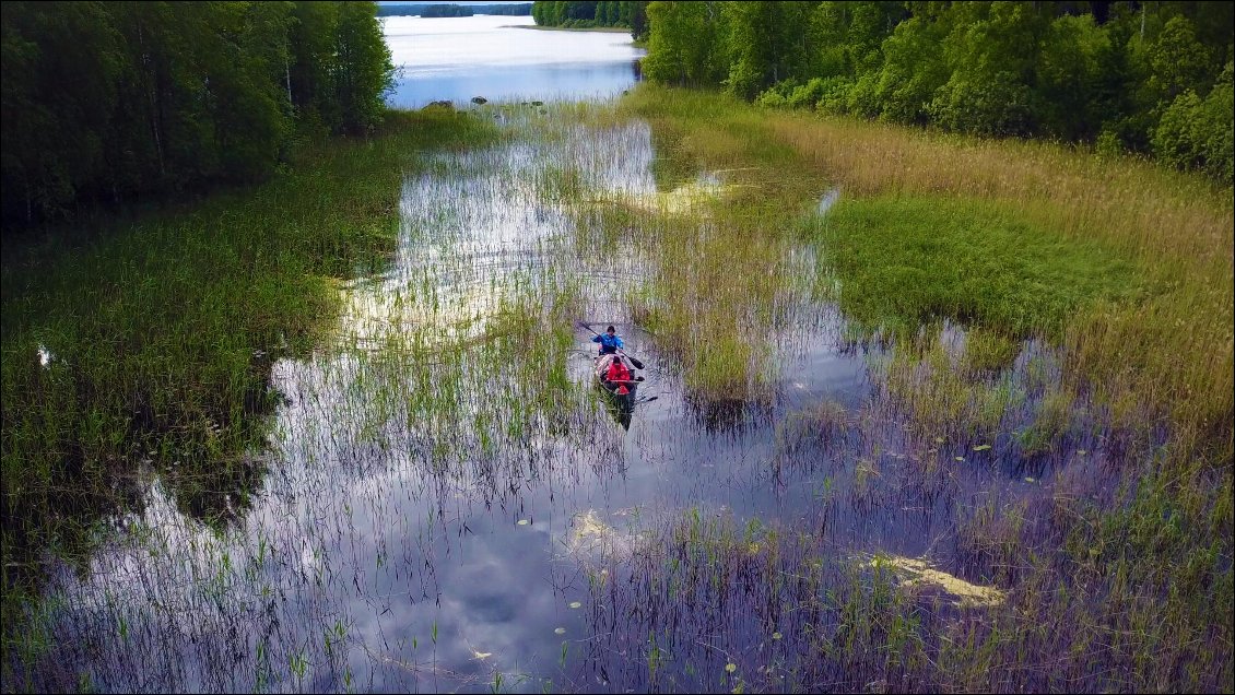 Arriver au bout d'un lac c'est toujours une émotion particulière surtout après un tel coup de vent. L'ambiance change complètement et instantanément les sensations suivent.