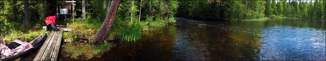 Pourtant nous restons certains de savoir que nous allons passer, notre seul doute c'est de savoir par où ?! Dans l'eau ou dans la foret ?