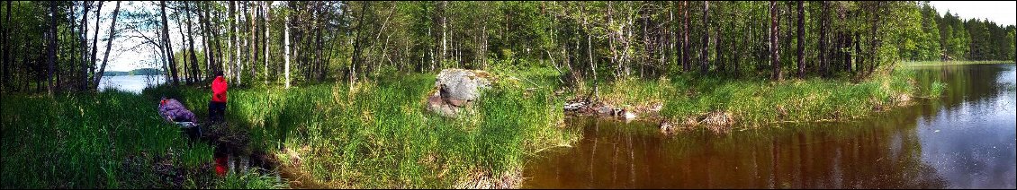 Nous naviguons entre les îlots pour nous soustraire du vent.