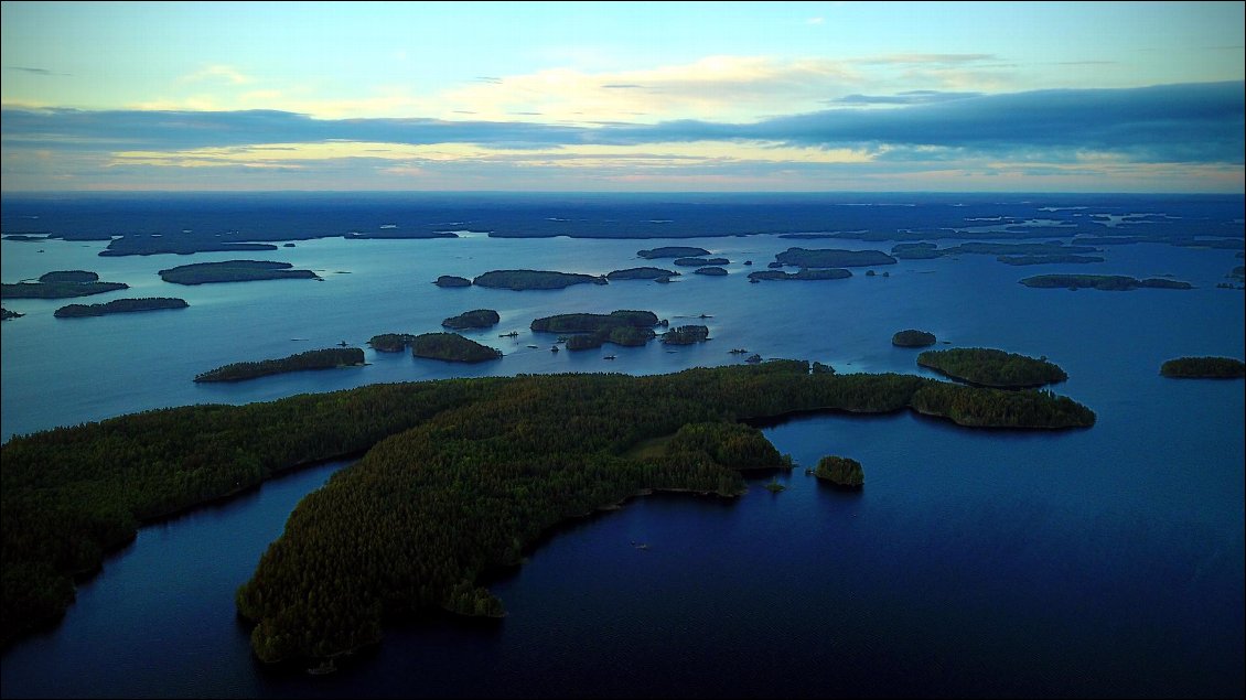 C'est étonnant de voir combien les finlandais profitent de ces infrastructures qui offrent la nature sur un plateau,