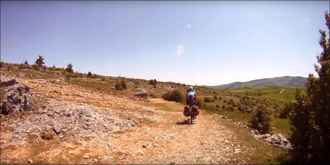 Vidéo Grande Traversée du Massif Central à VTT