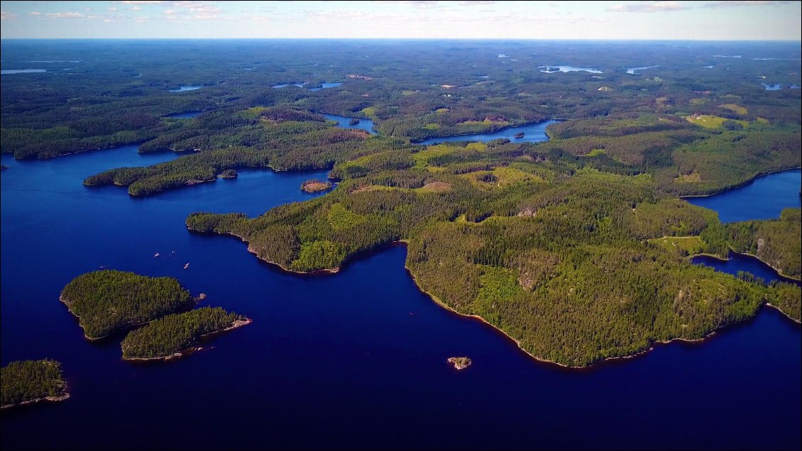 Nous comptons nous rendre sur le Saimaa mais nous réalisons que ce choix risque de nous compliquer la tache.