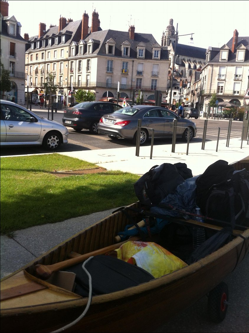 Blois, après le passage piéton, avant le rembarquement!