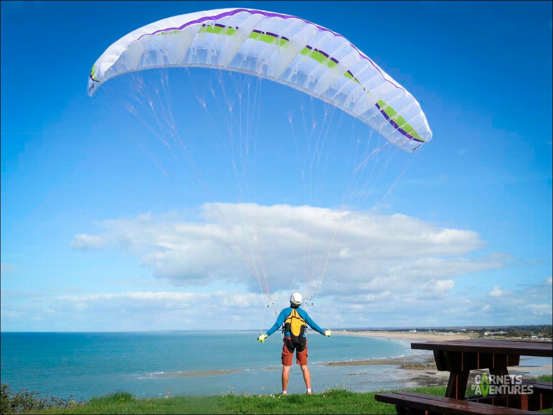 L'OVNI : la voile mono-surface, une AirDesign UFO 18.