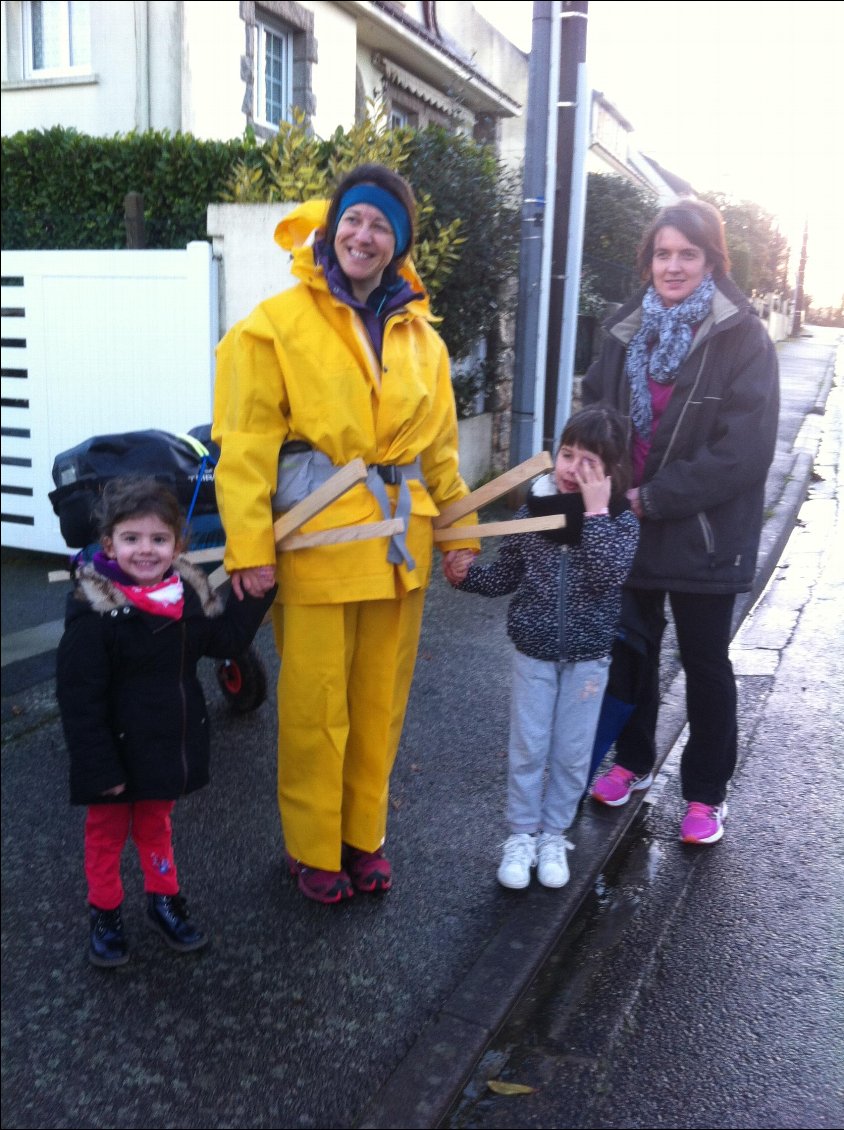 Le renne jaune, sa belle-cousine et ses petites-cousines