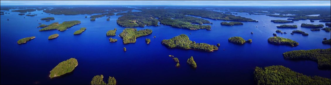 La région du Linnansaari regorge d’îles et d’îlots et comme c'est un parc national, tous les bivouacs sont répertoriés.Une forme réelle d'un paradis pour canoë / kayaks mais aussi pour les voiliers. En hiver tout est gelé.