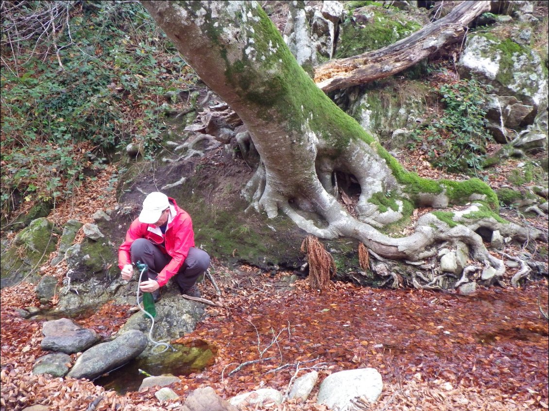 La source en contrebas