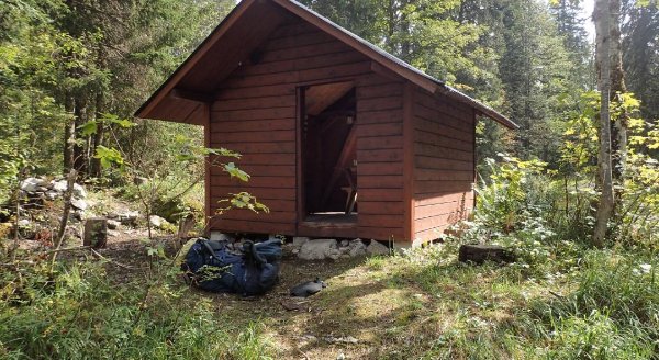 cabane combe herbée Suisse 4  un petit coin de paradis..