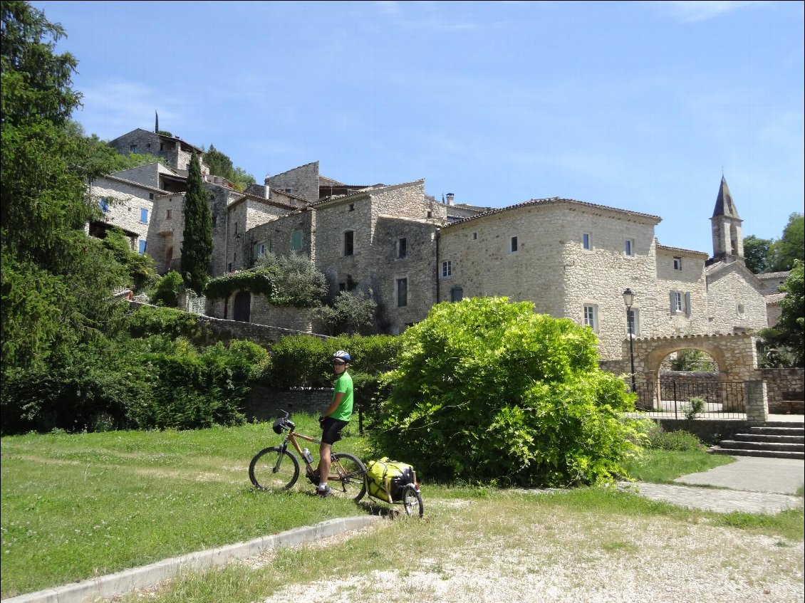 Village de Rochegude, joyau caché des touristes