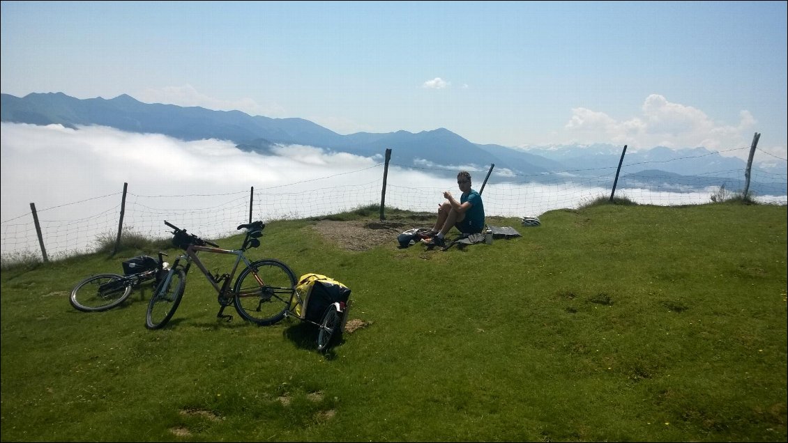 En haut du col Aspin, le moment pique nique