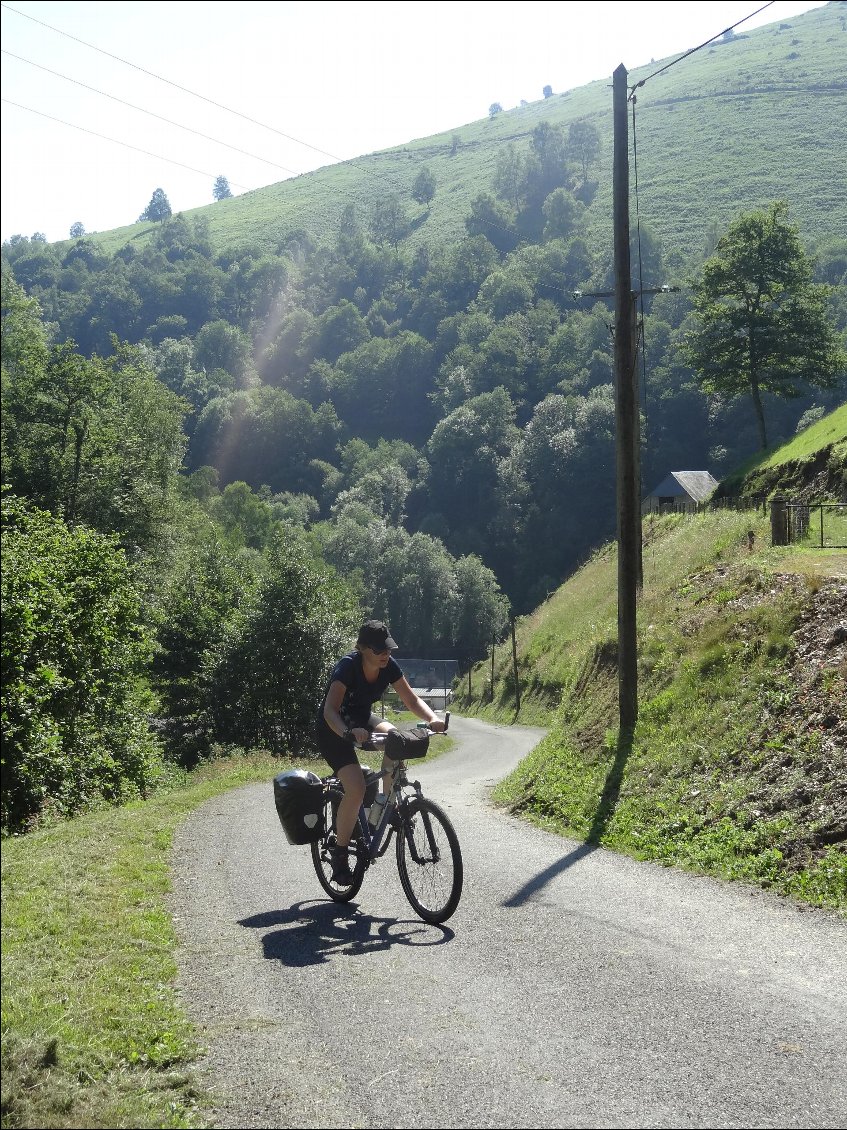 Côte à plus 10% de moyenne sur 2,5 km ! On la sent passée avec les bagages !