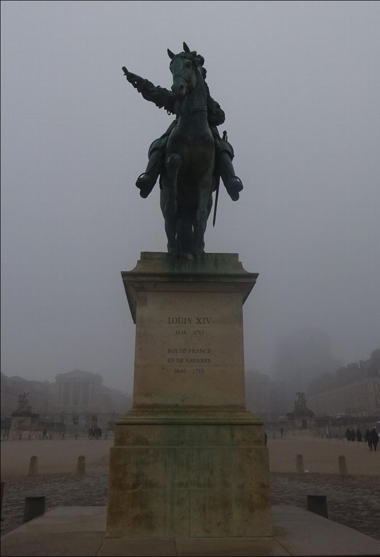 Le Roi Soleil... dans le brouillard !