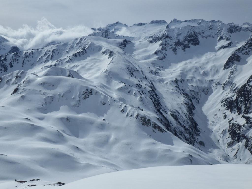 Vue sur l'Aneto en second plan