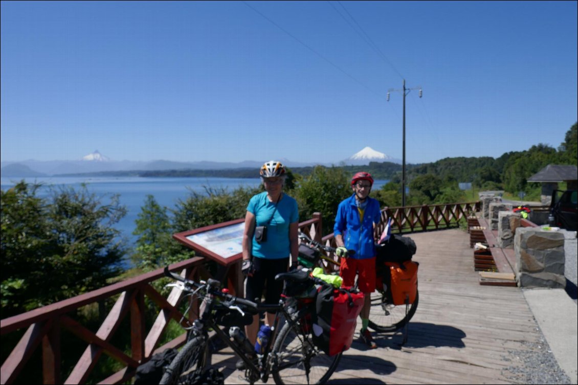 Mirador des quatre volcans : Osorno, Puntiagudo, Casablanca et Puyehue.