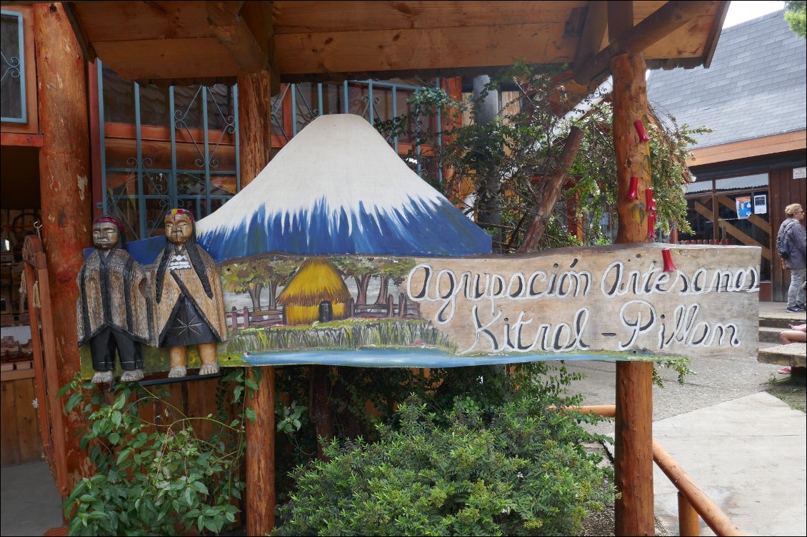 Marché artisanal mapuche à Villarica