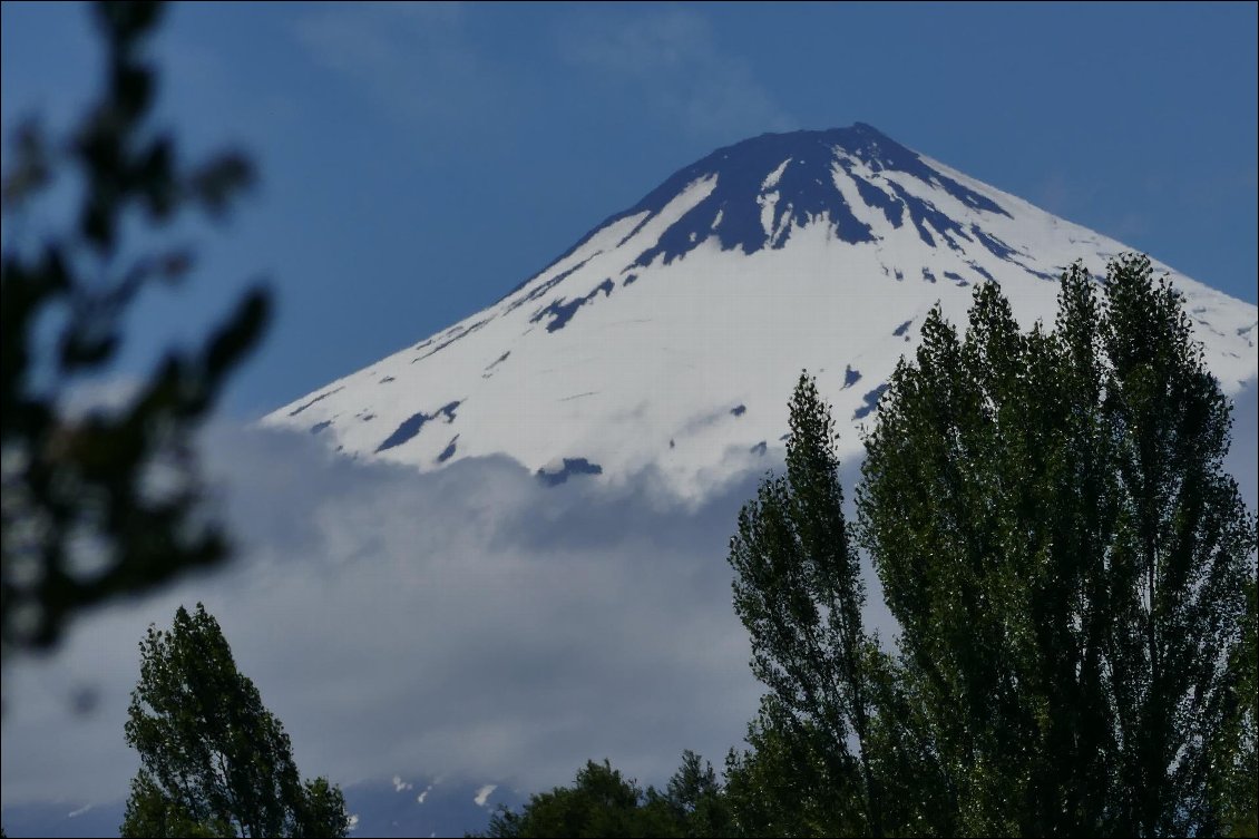 Volcan Villarica.et son panache de fumée