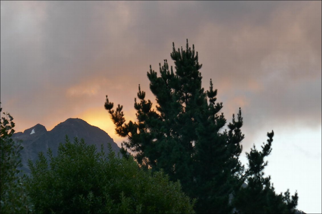Lever de soleil sur le volcan Calbuco