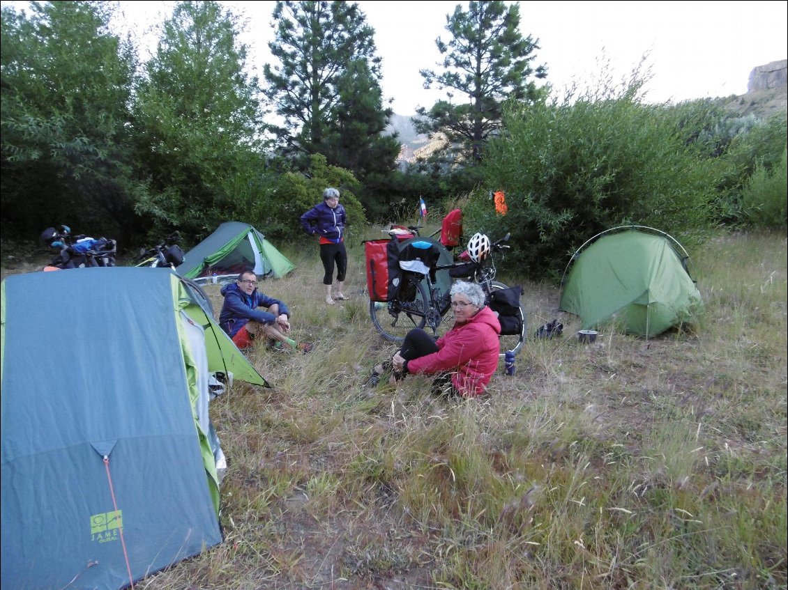 Camping sauvage près du rio Limay.