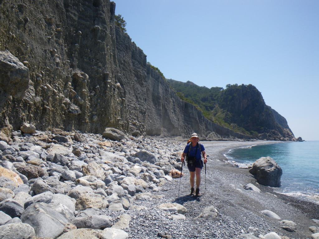 Sur la plage de Domata