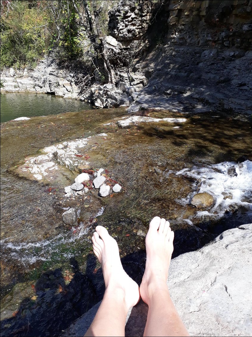 Pause raffraichissante au bord de l'Ardeche, Privas.