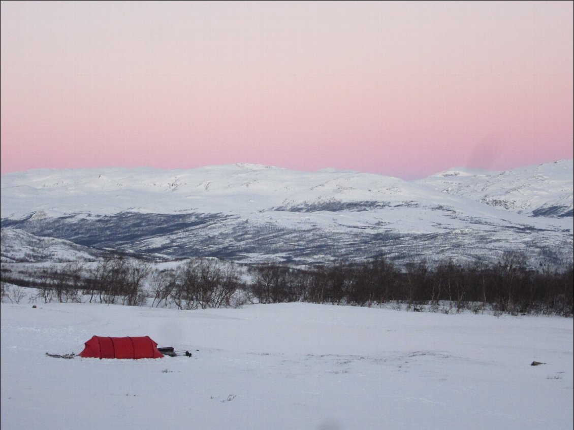 16# Marion PERRINE.
Trek à Ski/pulka. "Kungsleden" (voie royale, en Laponie suèdoise), aux alentours d'Abisko au mois de février.