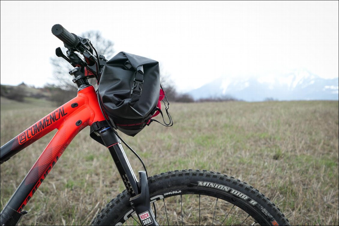 Le système épouse très bien un guidon de VTT.