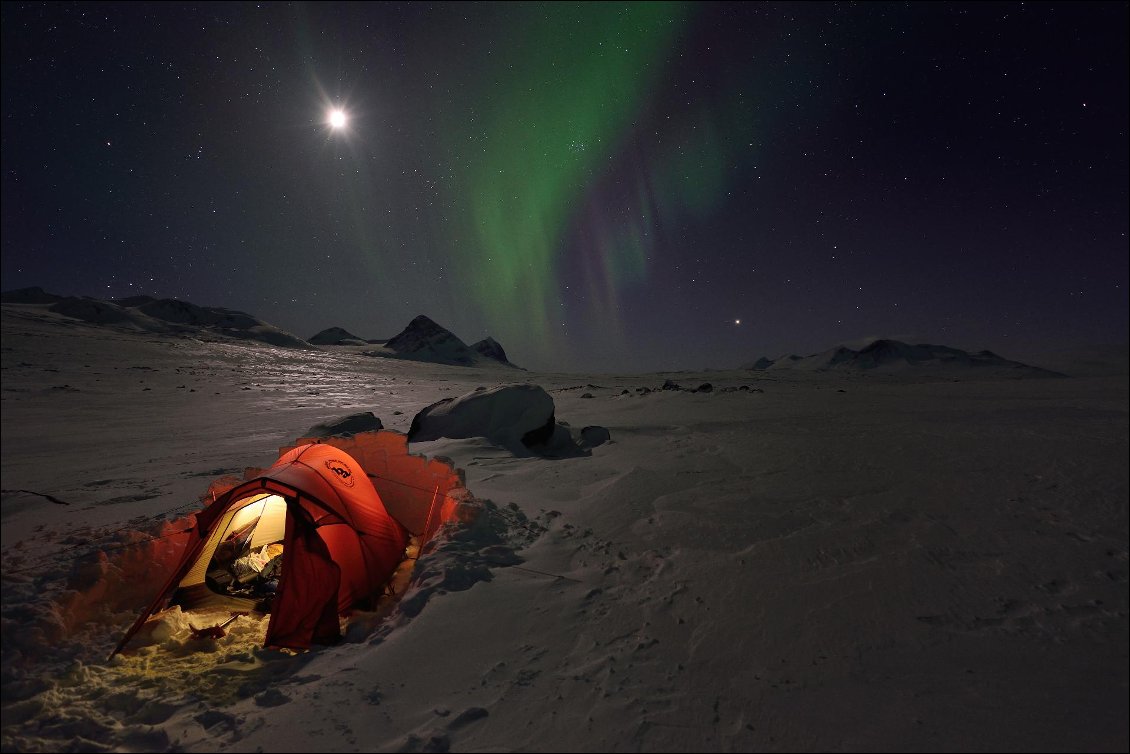 2# Guillaume HERMANT.
Bivouac dans le massif du Sarek en Suède.