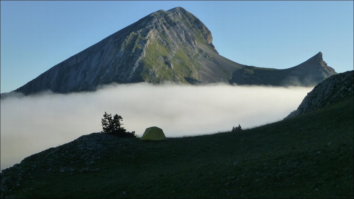 9# Patrick GUIGNIER.
Bivouac au pied du grand Veymont lors d'une petite itinérance sur les hauts plateaux du Vercors.