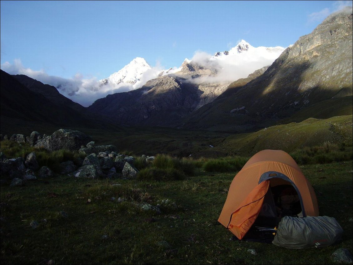 33# Till GIANA.
Pérou 2010. Cordillère Blanche (Pérou, au nord de Huaraz, bivouac avec vue sur l'Alpamayo).