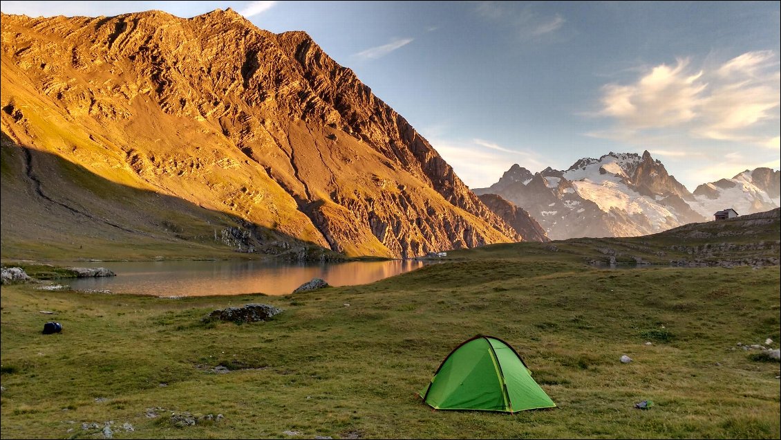 13# Boris BERSENEFF
Bivouac en famille au lac du Goléon.