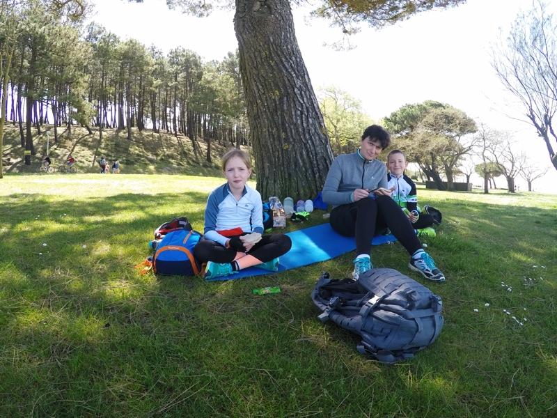 Pause repas dans un parc