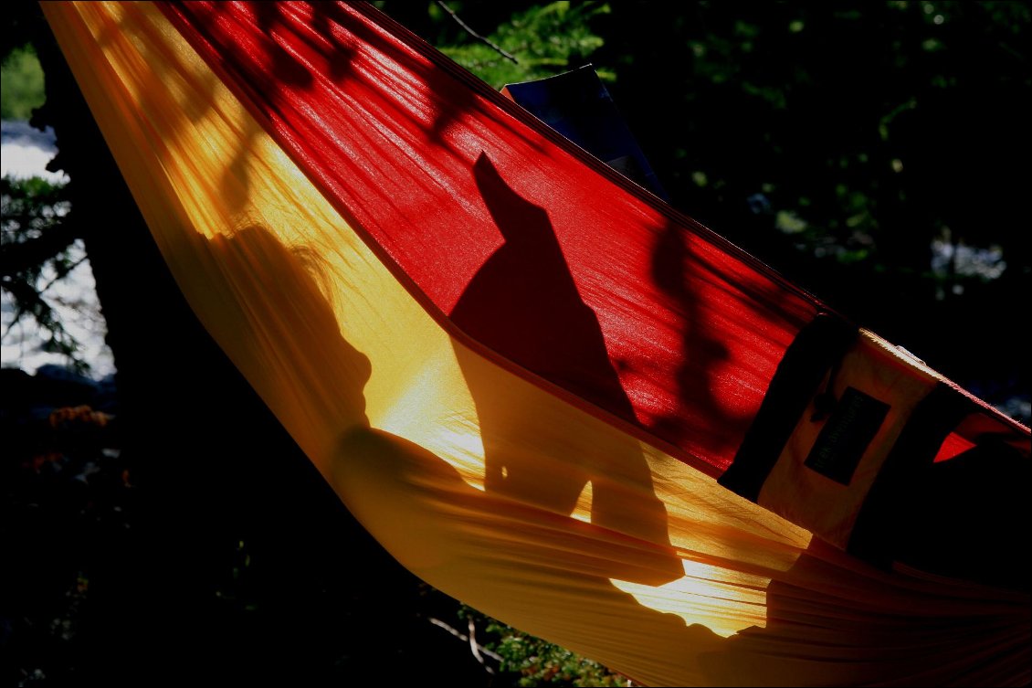 10# Philippe BOIS
Bivouac, le bonheur de ne conserver que l'essentiel et de prendre le temps.
Le temps de lire ce soir là , au coeur de l'Oisan.