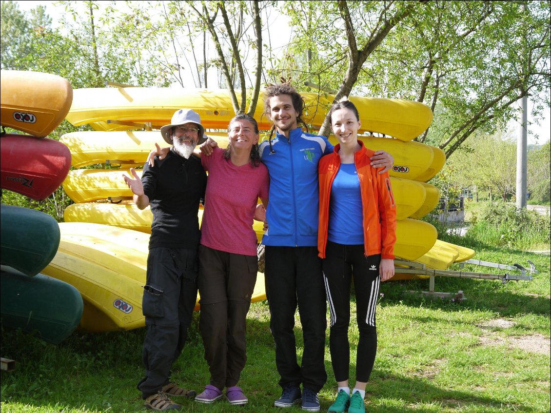 un lien familial particulier a la riviere trebizat et un combat permanent pour sa preservation, bravo.
www.adventure-trebizat.com